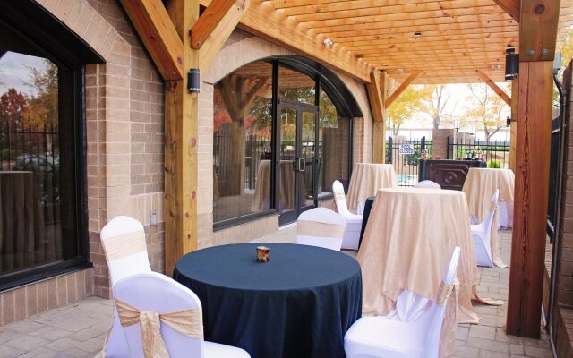 Holiday Inn Charlotte University Executive Park by IHG