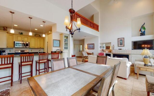 7609 Huntington Villas