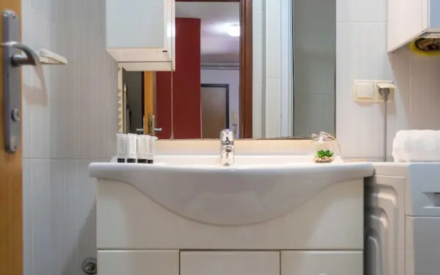 Spacious 2bdr Apartment With a Cute Balcony