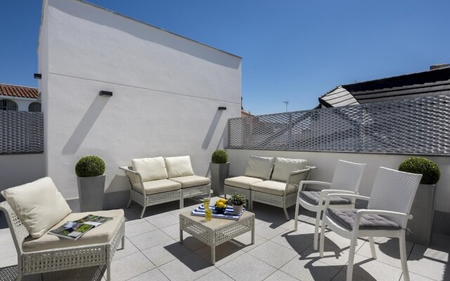 Best Location Santa Cruz Quarter 2 BD Apartment With Private Terrace. Mateos Gago Terrace