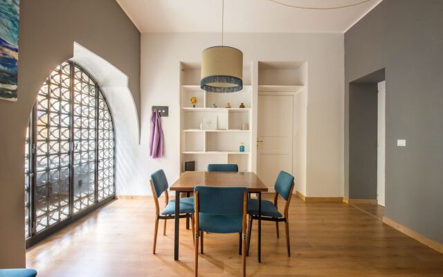 Vintage Style Apartment near Roma