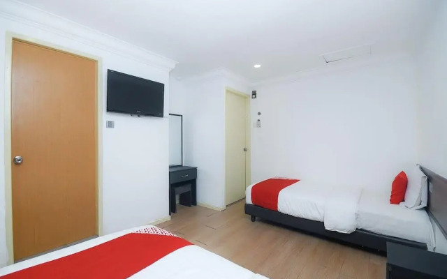 River Inn by OYO Rooms