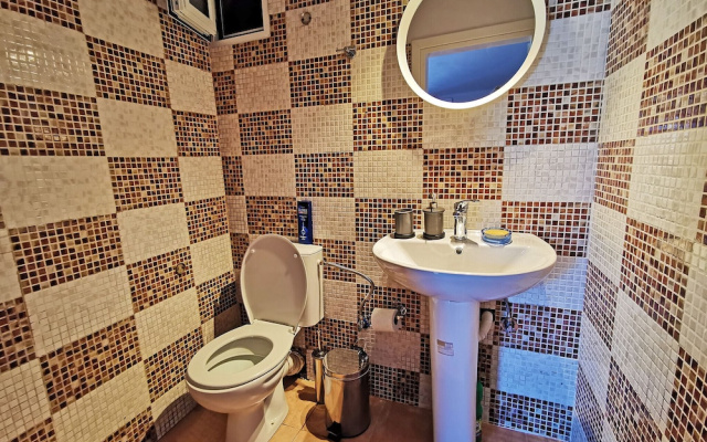 Anaroussa Diros Apartment