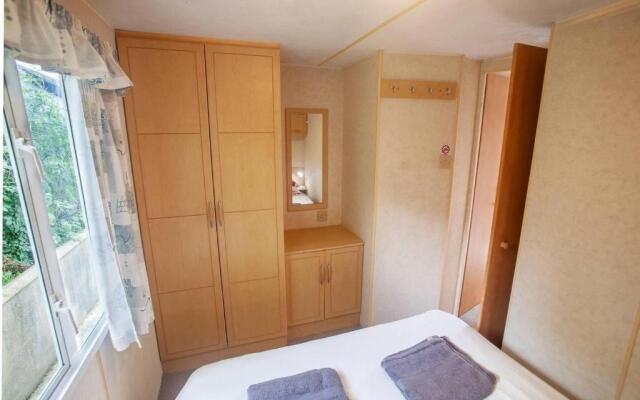 Beautiful 3-bed Cabin in Pembrokeshire Coast