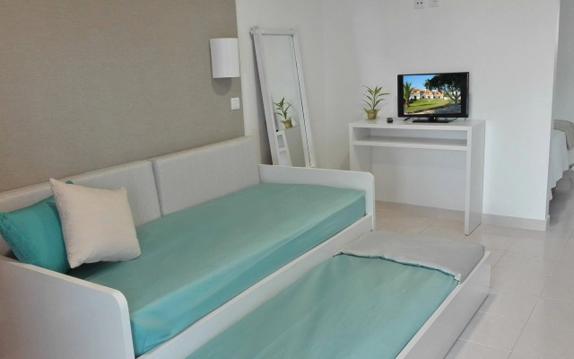 Apartamentos Vale de Carros by Umbral