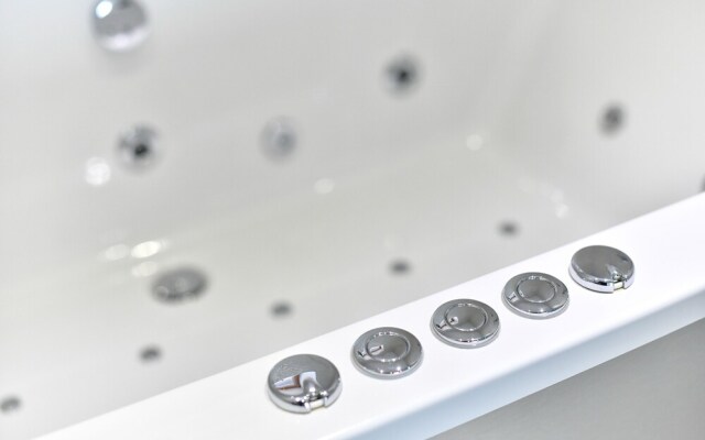 Just Stay Wales-Waterfront Villa-SA1