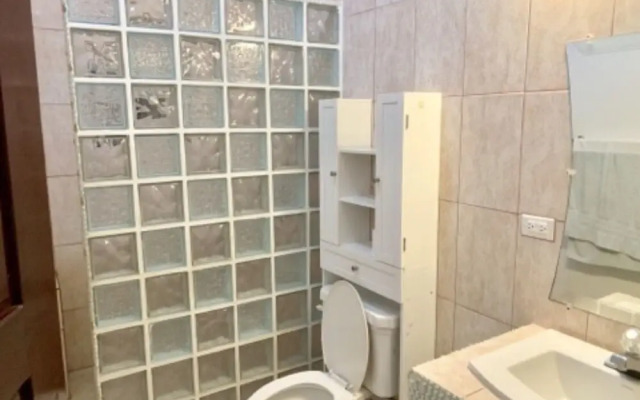 Chupaflor - Alexander Luxury & Executive Suites