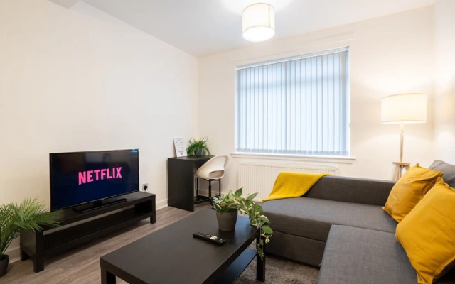 2 Bedroom Apartment-free Parking