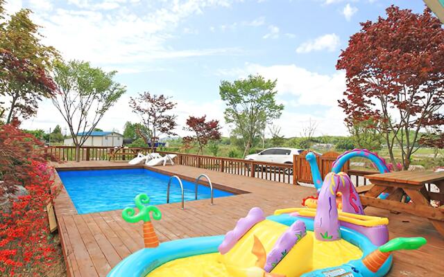 Yeoju Ipobo Riverside Pension