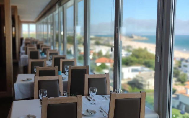 Carcavelos Beach Hotel