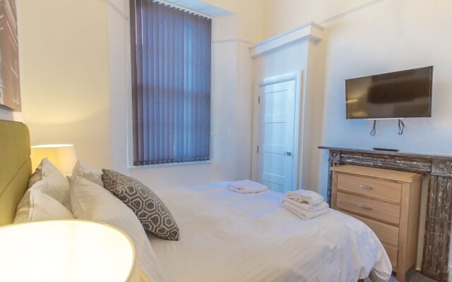 2 Bed - The Buckingham Suite