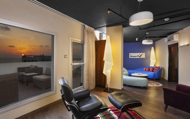 PLAY Seaport Suite Hotel TLV