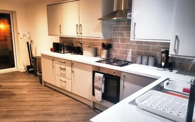 2 Bed Bungalow - Enclosed Garden - Wheel Chair Acc