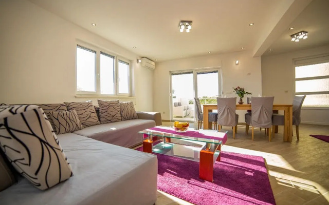 Saga 2 - With Swimming Pool - A8