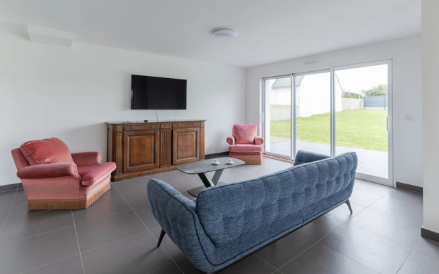 Pretty new House 2 Steps From the sea