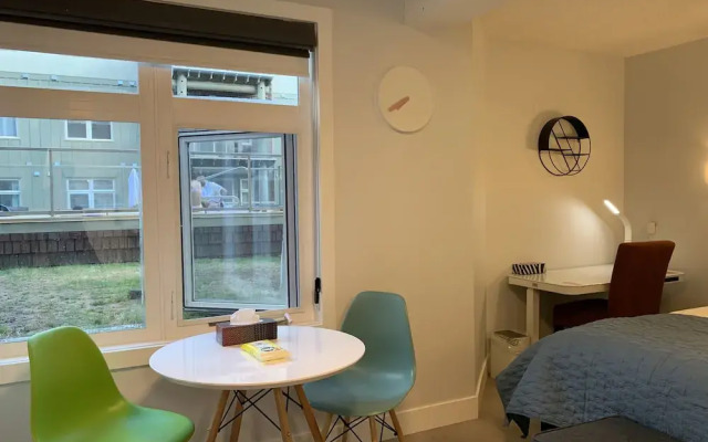 A Lovely Studio with Full Kitchen & AC