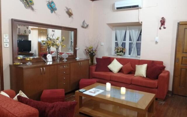 Rodomelo House with Terrace - 4 Bedrooms