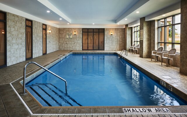 Holiday Inn Hotel & Suites Oakville @ Bronte by IHG