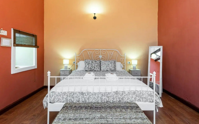 Casona Gildana: Historia, Patrimonio/E-working
