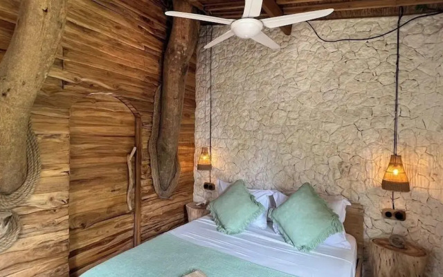 Roots Tree House