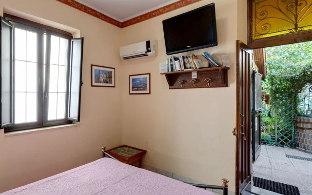 Belvilla by OYO La Villetta Green House
