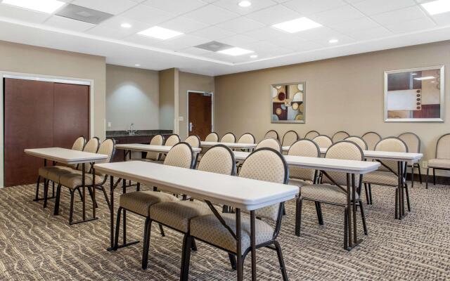 Comfort Inn & Suites Porter near Indiana Dunes