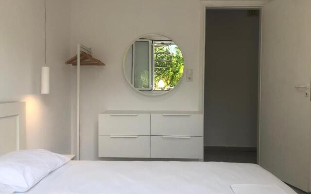 Modern Apartment 10mins from the Beach