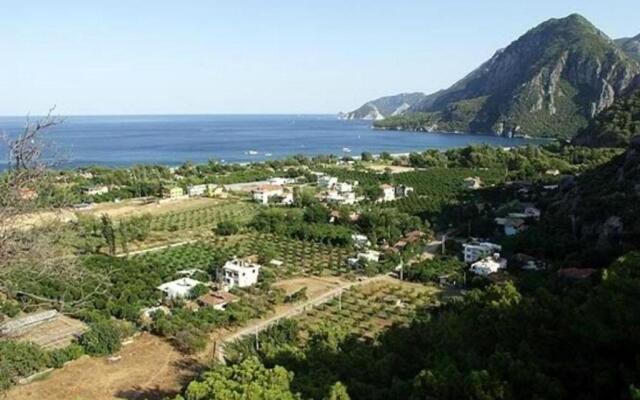 Esralina Bungalows Cıralı