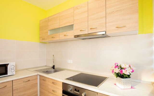 Delightful Apartment in Vir With Garden