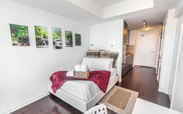 50+ Floor View of Lake-shore Executive Stay