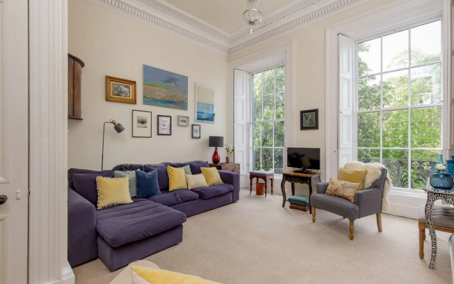 325 - Saxe Coburg Place Apartment