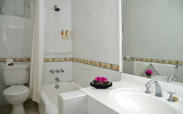 Dover Beach Hotel