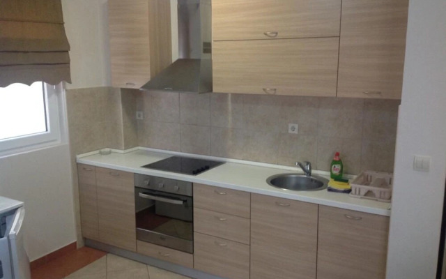 Franeta Two-bedroom Apartment, 1st Floor, Street View, No.5