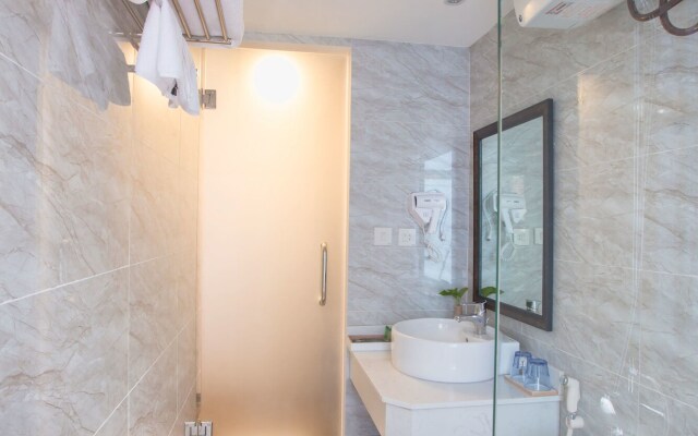 Dinh Ami Hanoi Hotel