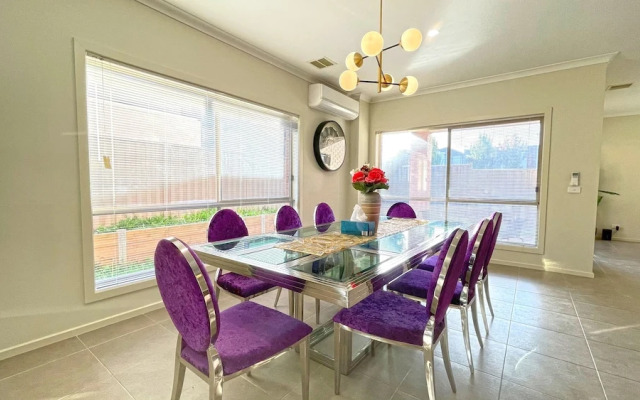 Spacious 7BRM 5-bathroom Rental House