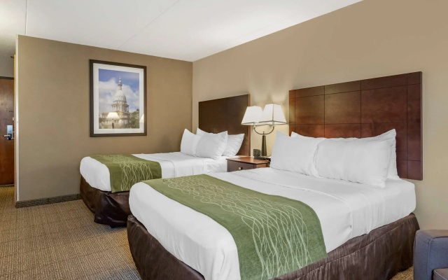 Comfort Inn Lansing West