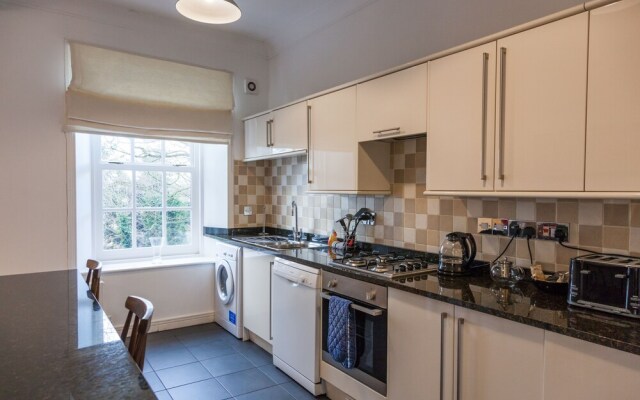 Apartment 3 The Grove