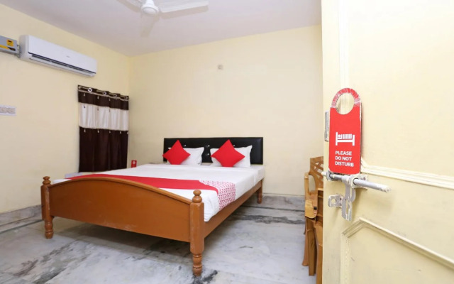 OYO 19323 Shiv Sai Guest House