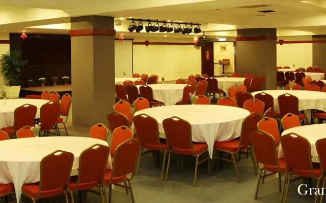 Mayres Hotel Kota Tinggi