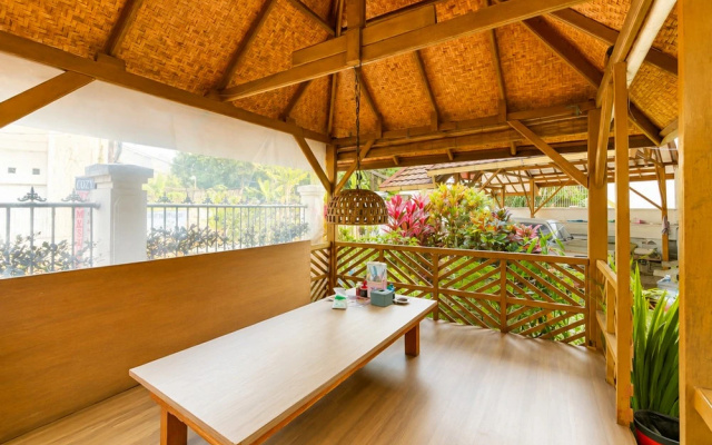 Cozy Homestay Syariah Mitra RedDoorz Bandung – Outside – Bandung