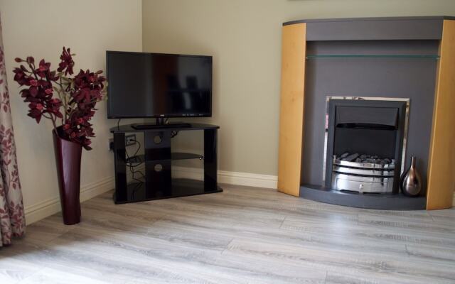 1 Bedroom Apartment With Private Patio Sleeps 3