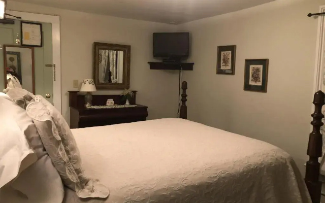 Alpine Haus Bed & Breakfast Inn