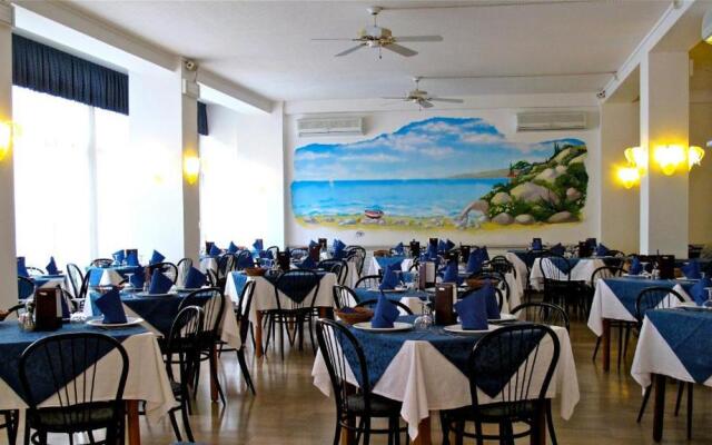 Hotel Holiday