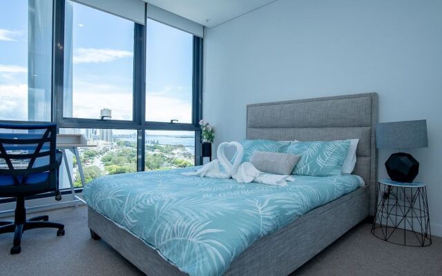 Iconic Luxury Apt with Sea View