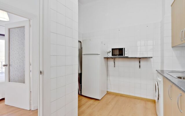 Del Parque Flats - Alvarez