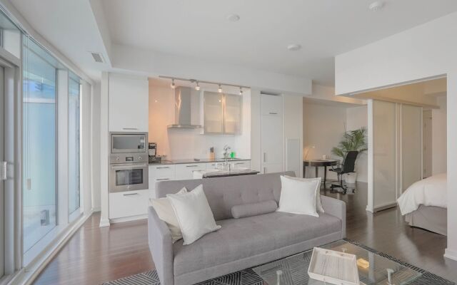 Noel Suites - York and Simcoe
