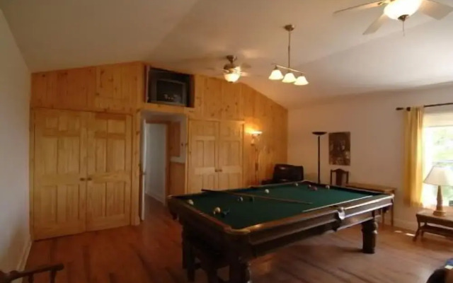 Hollyday Cove Cottage