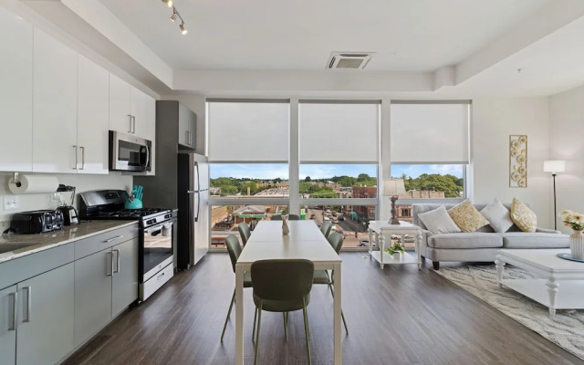 New & Modern  Lux City Escape