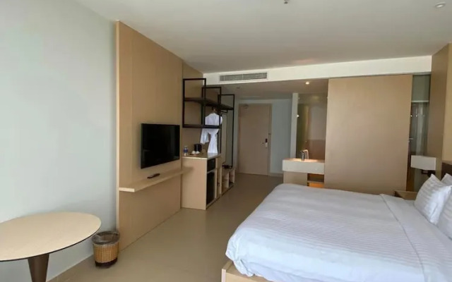 Arena Cam Ranh Beachfront Condotel
