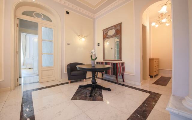 Modern & Stylish Oberdan